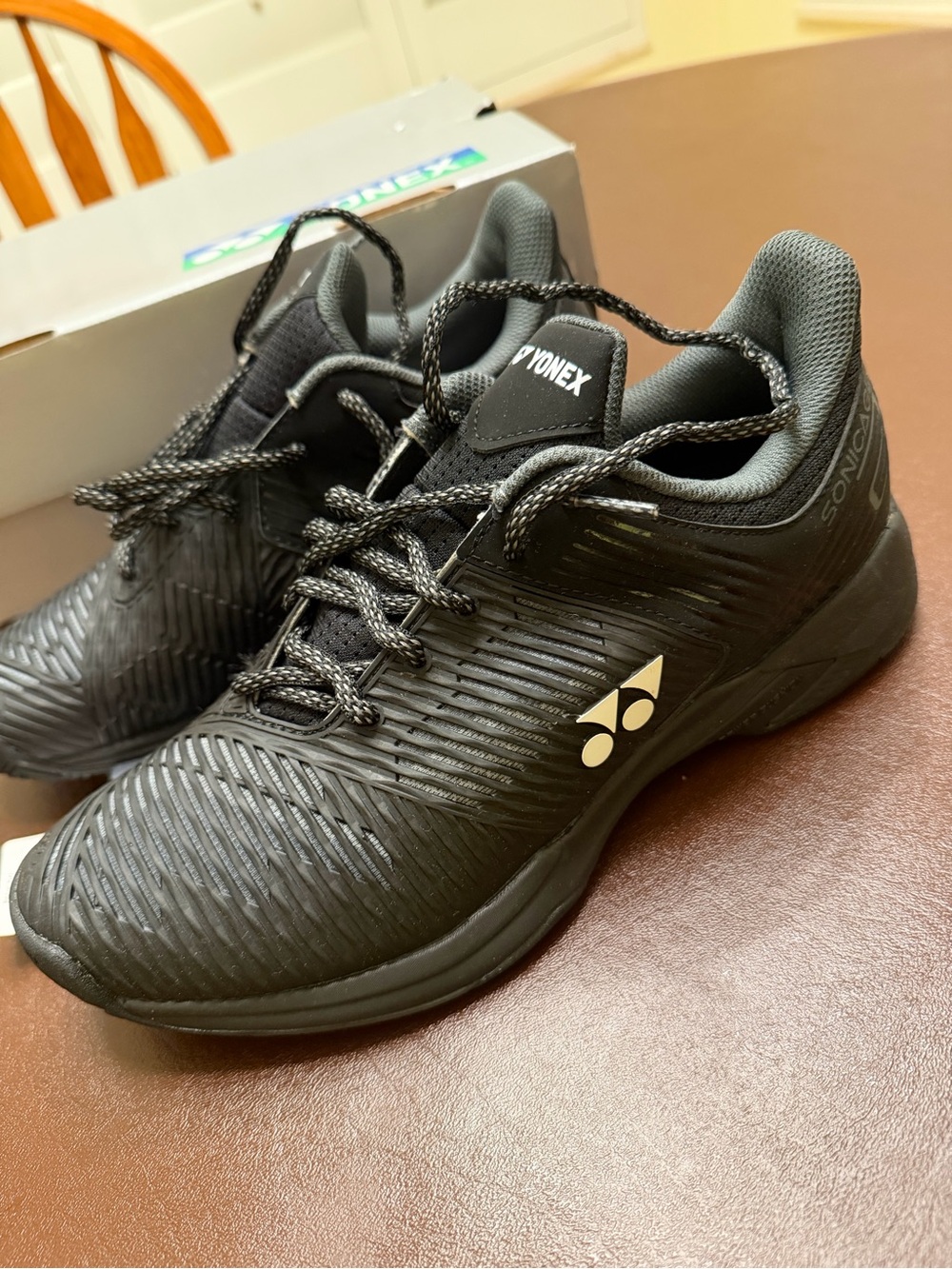 NWT - YONEX SONICAGE 2 Men’s Black  Tennis Shoes - Mens size 7 - Womens 8.5